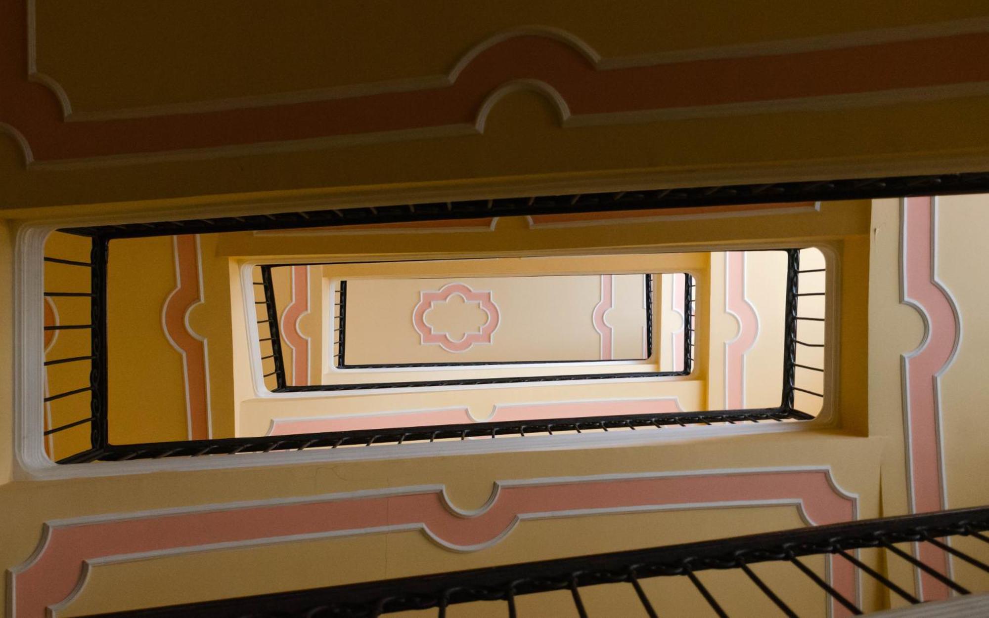 In The Center, Ac, Casa Di Lu